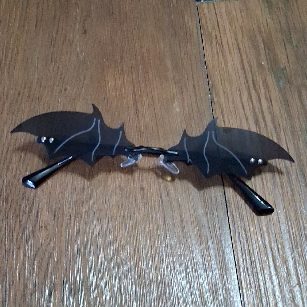 Black Bat Wing Sunglasses